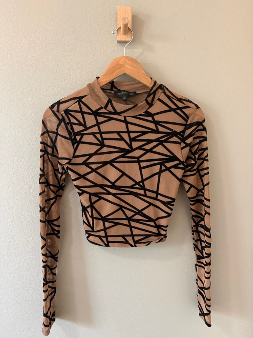Fitted Long-Sleeve Geometric Print Top - Tan/Black